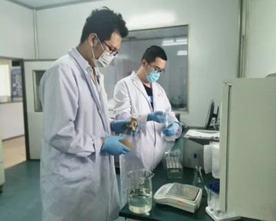 市場監(jiān)管事務服務中心嚴格把控水產(chǎn)品質(zhì)量安全，強化檢驗檢測服務